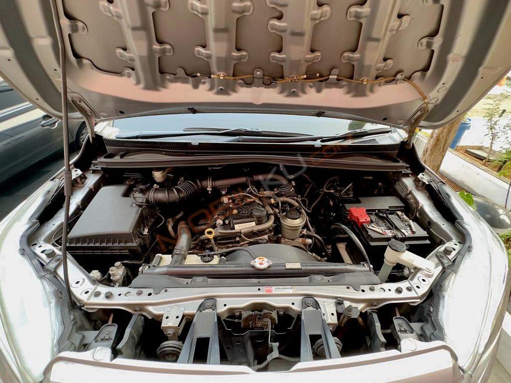 Mobil Toyota Kijang Innova 2017