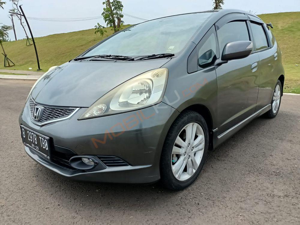 Mobil Honda Jazz 2010