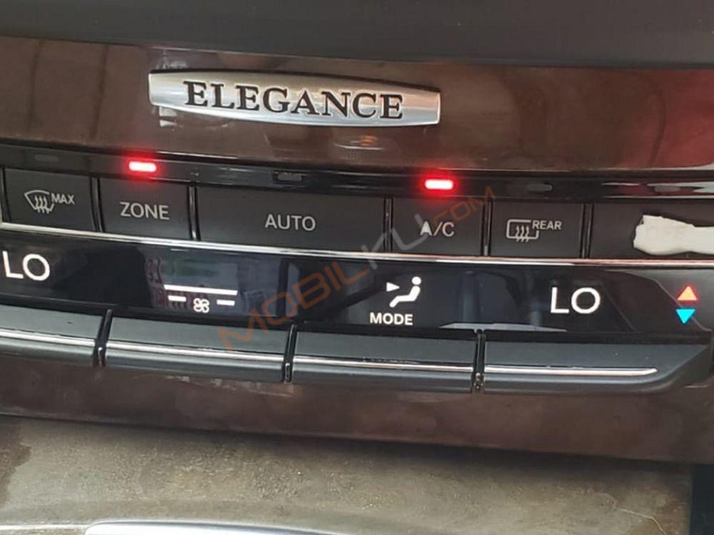 Mobil Mercedes-Benz E-Class 2010