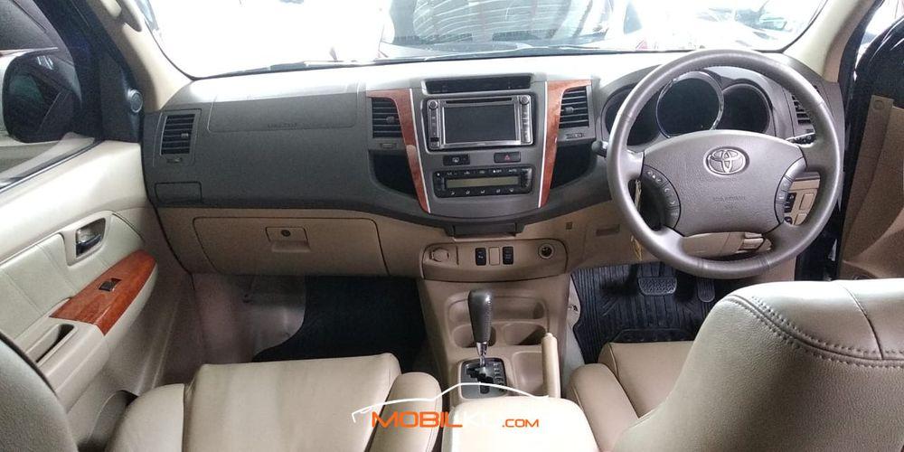 Mobil Toyota Fortuner 2011