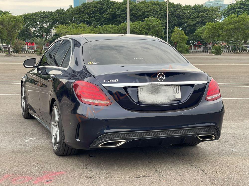 Mobil Mercedes-Benz C-Class 2016