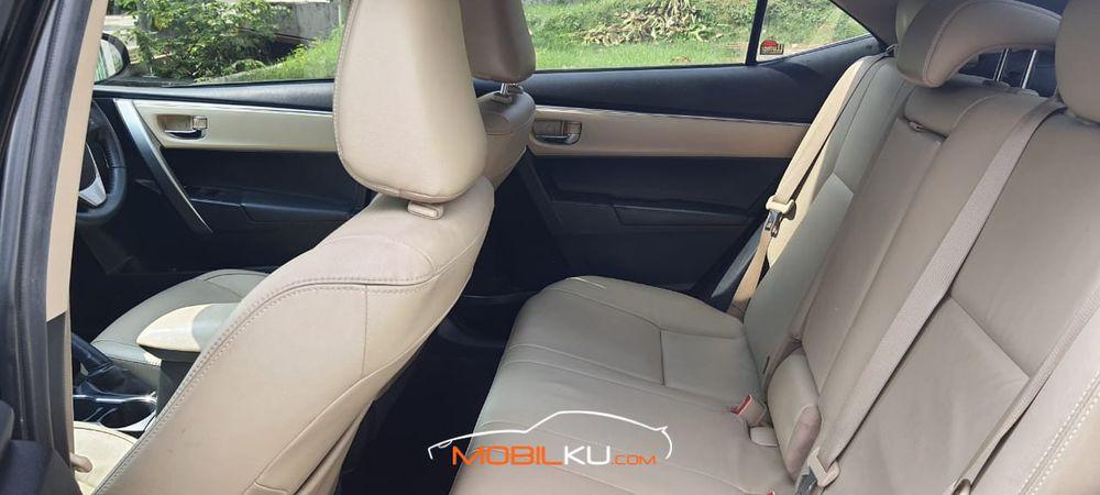 Mobil Toyota Corolla 2016