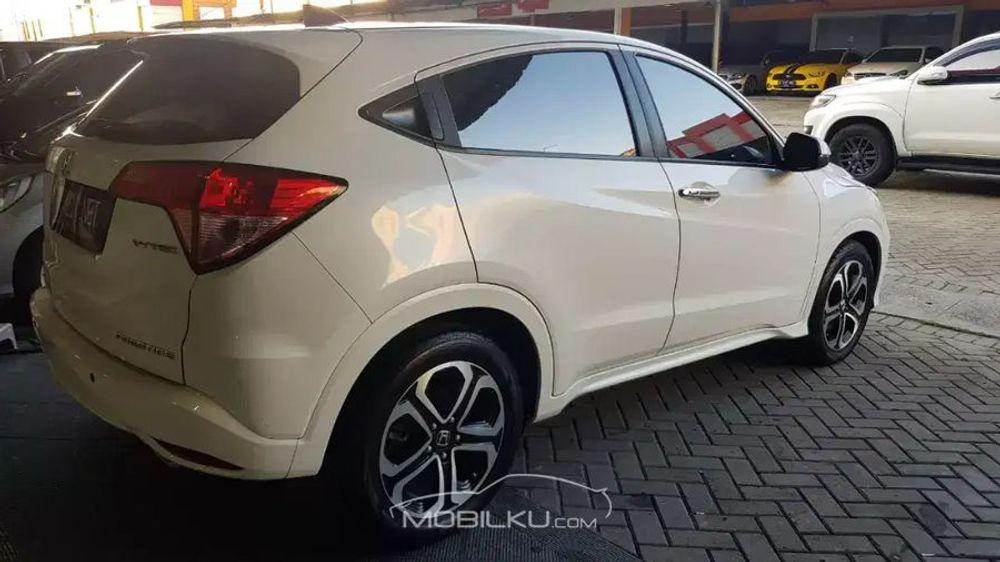 Mobil Honda HR-V 2015