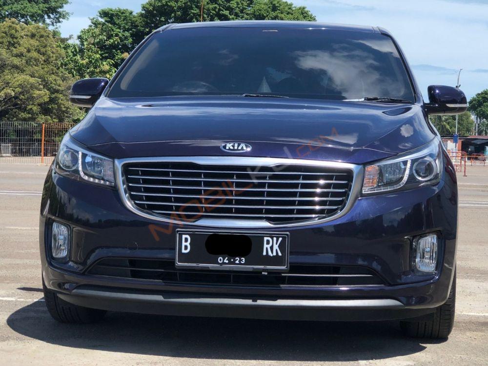 Mobil Kia Sedona 2017