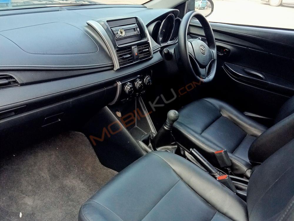 Mobil Toyota Limo 2014