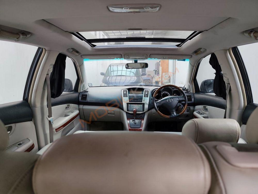 Mobil Toyota Harrier 2004