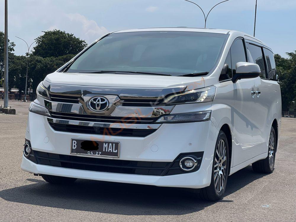 Mobil Toyota Vellfire 2017