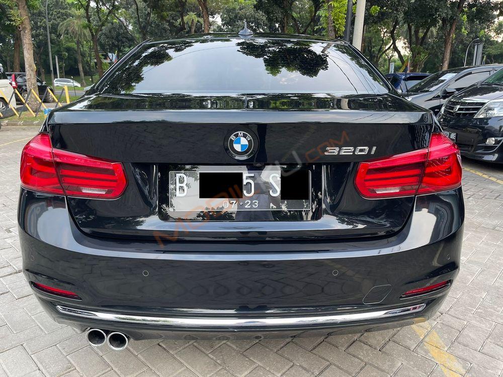 Mobil BMW 3 Series 2018