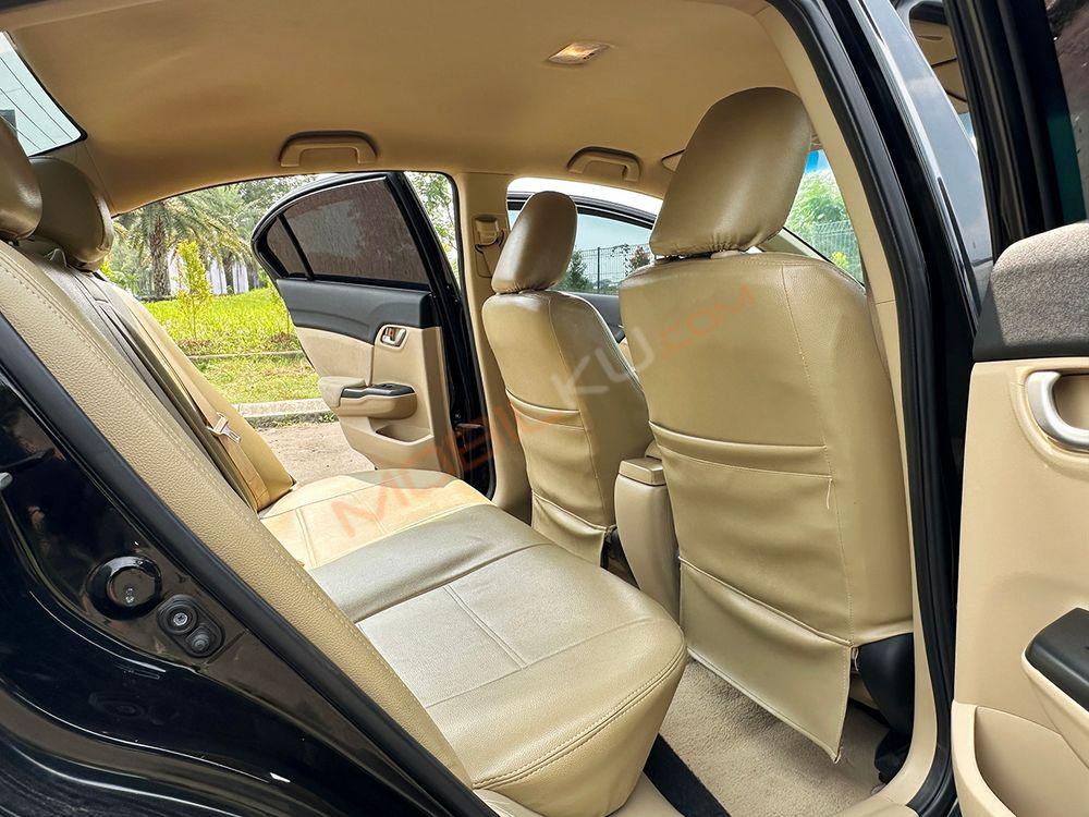 Mobil Honda Civic Sedan 2015