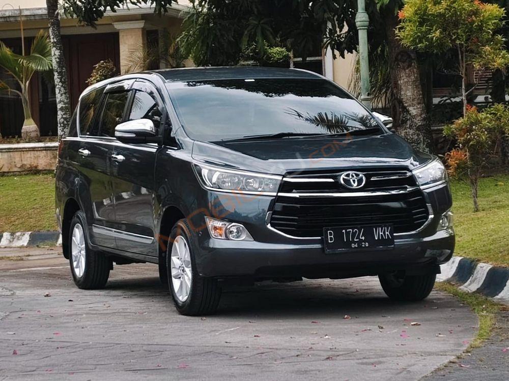 Mobil Toyota Kijang Innova 2016