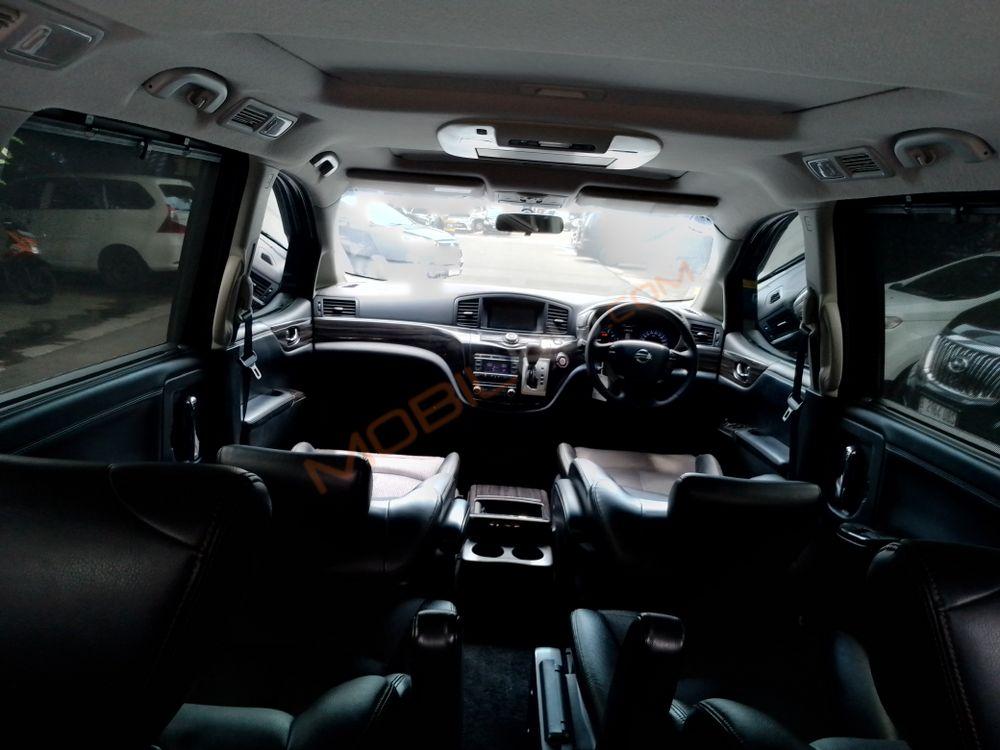 Mobil Nissan Elgrand 2014