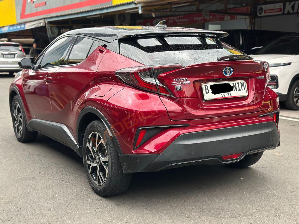 Mobil Toyota C-HR 2021