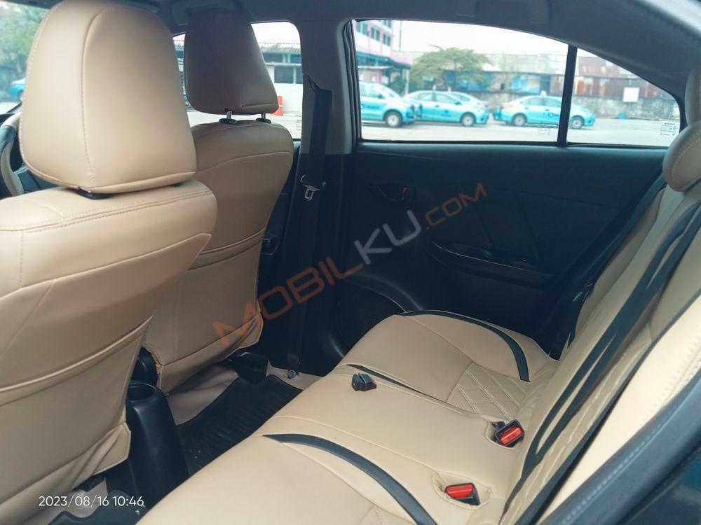 Mobil Toyota Limo 2014