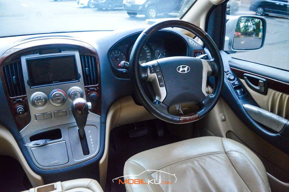 Mobil Hyundai H-1 2012