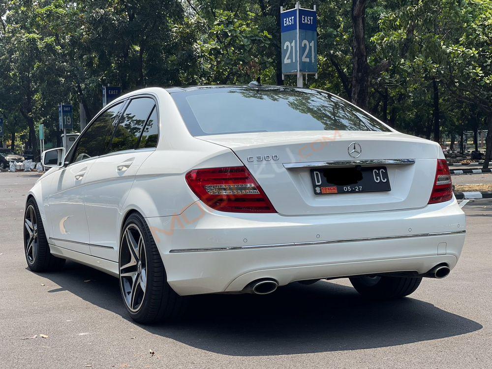 Mobil Mercedes-Benz C-Class 2013