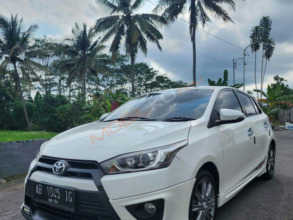 Mobil Toyota Yaris 2014