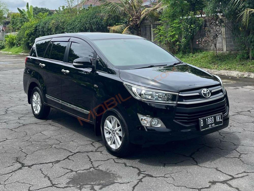 Mobil Toyota Kijang Innova 2016