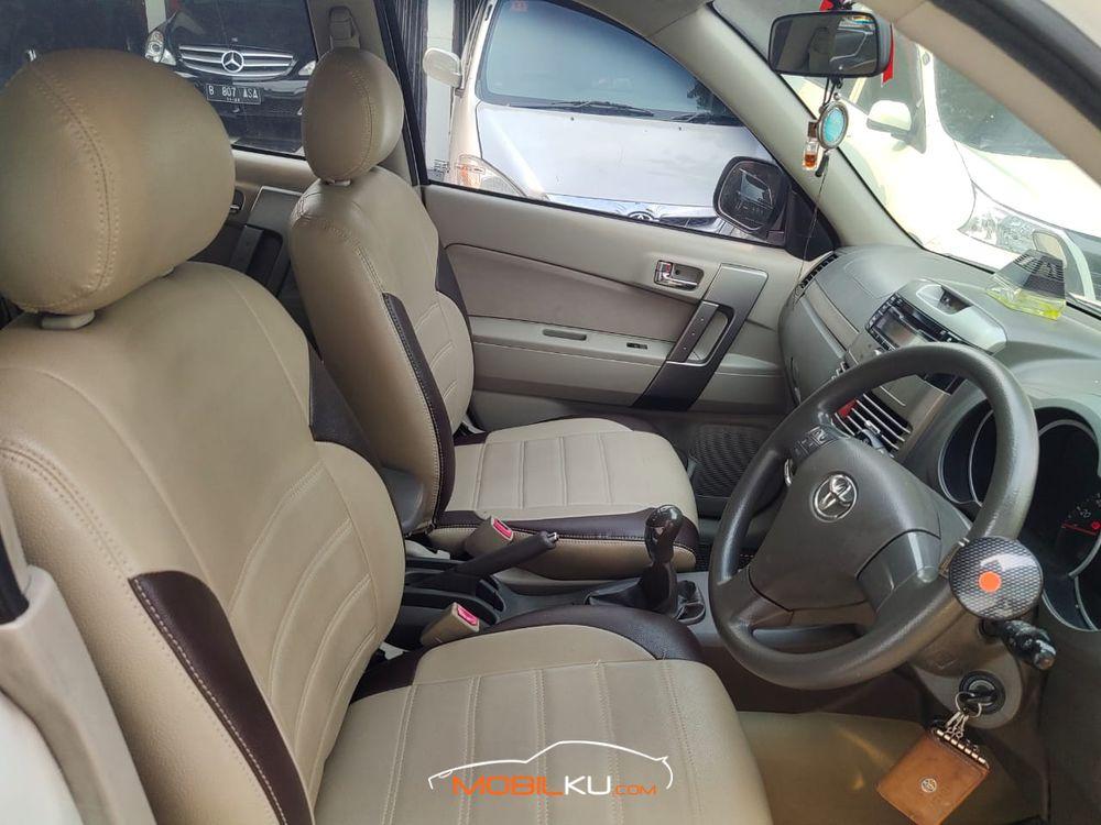 Mobil Toyota Rush 2013