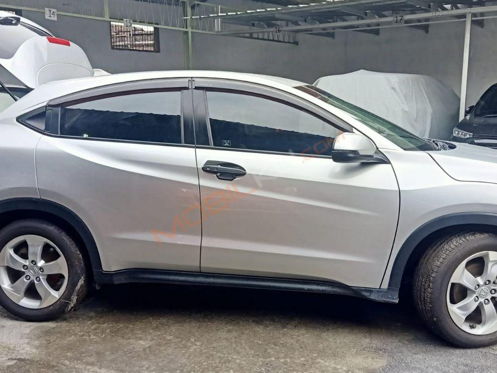 Mobil Honda HR-V 2015