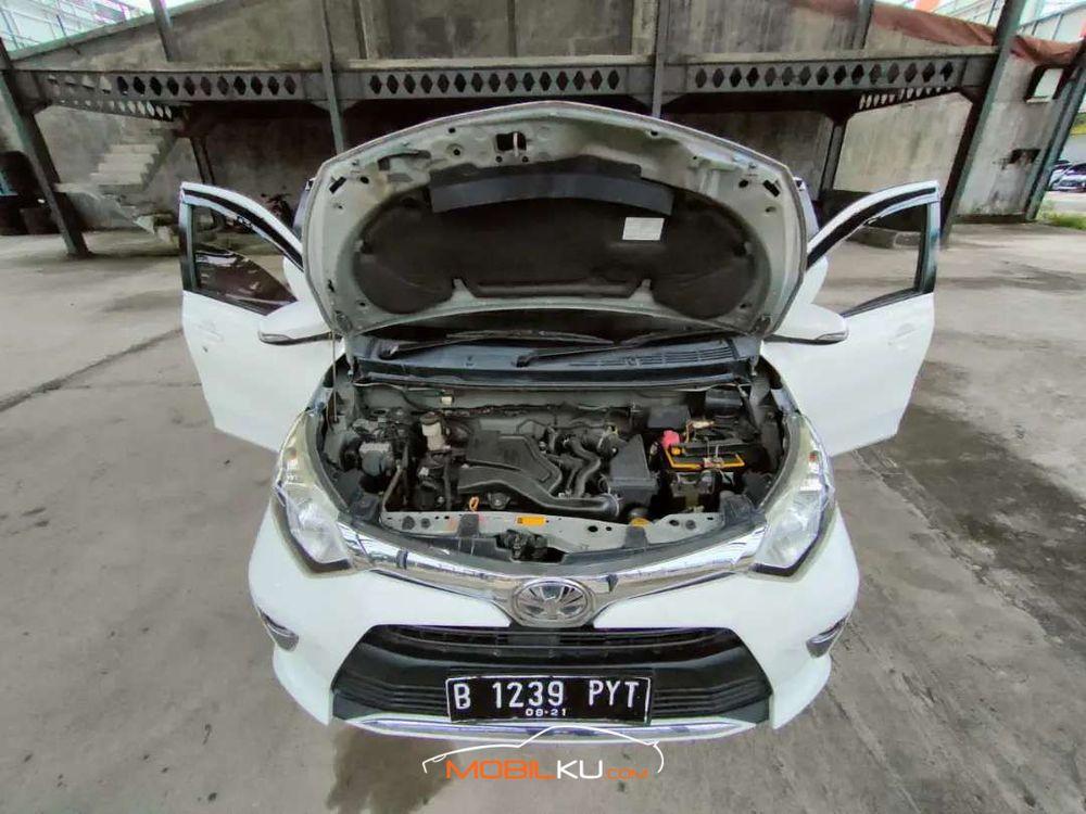 Mobil Toyota Calya 2016