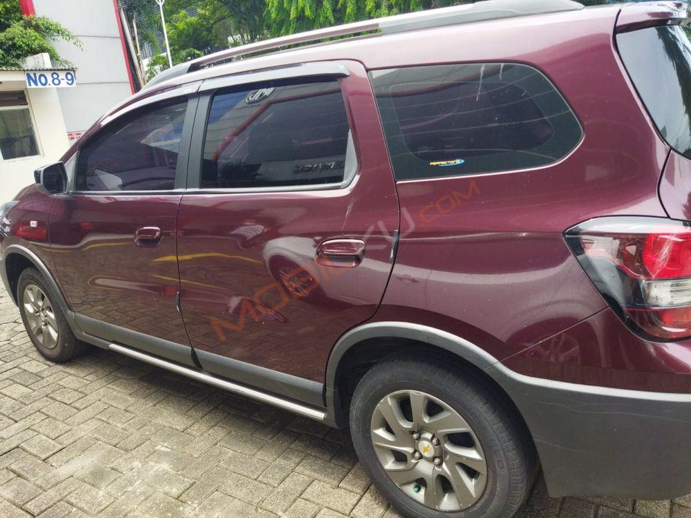 Mobil Chevrolet Spin 2015
