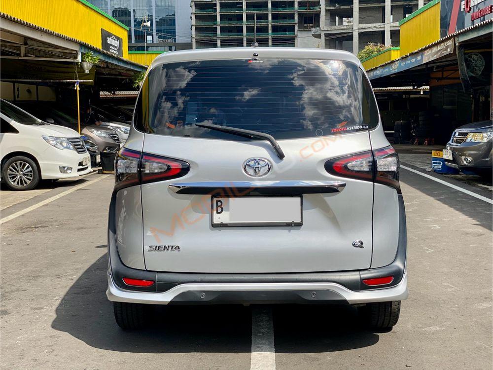 Mobil Toyota Sienta 2019