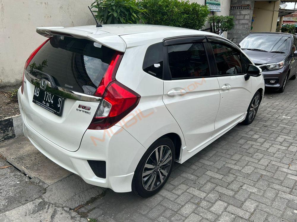 Mobil Honda Jazz 2016