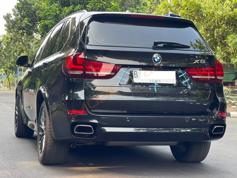 Mobil BMW X5 2015