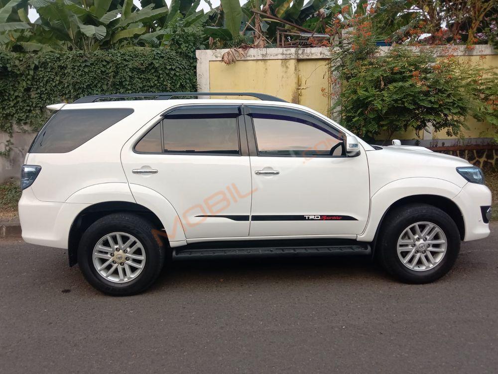 Mobil Toyota Fortuner 2014