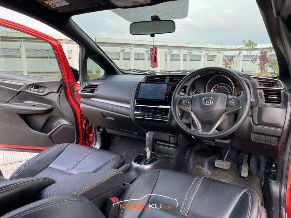 Mobil Honda Jazz 2018