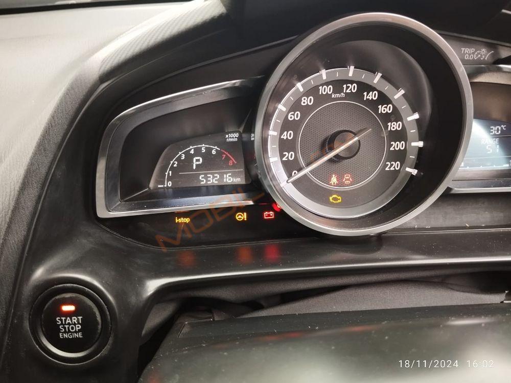 Mobil Mazda 2 Hatchback 2014