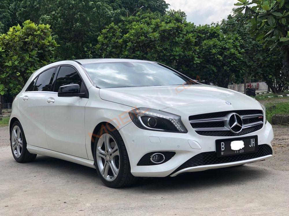 Mobil Mercedes-Benz A-Class 2013