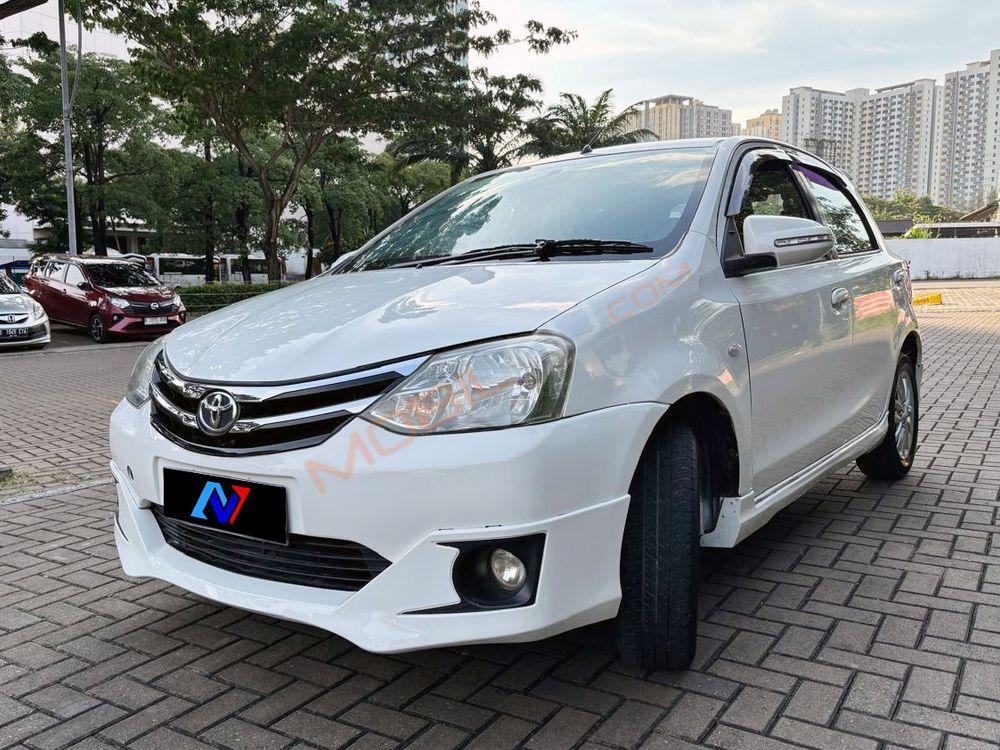 Mobil Toyota Etios 2016