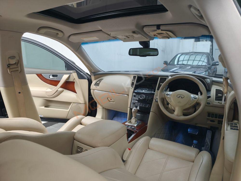 Mobil Infiniti FX 2013