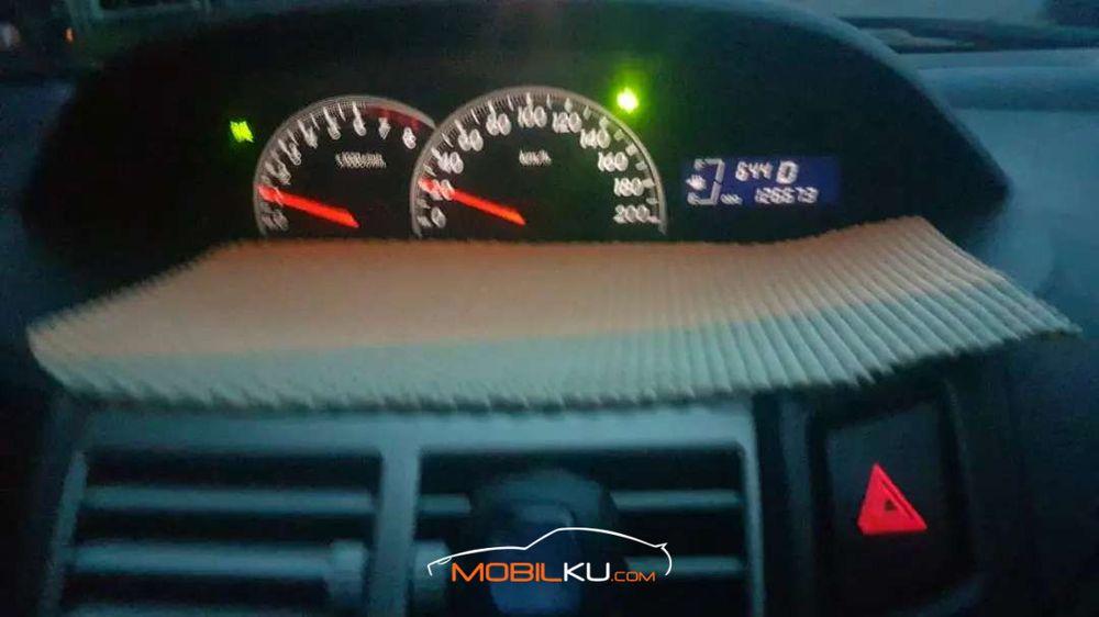 Mobil Toyota Yaris 2013