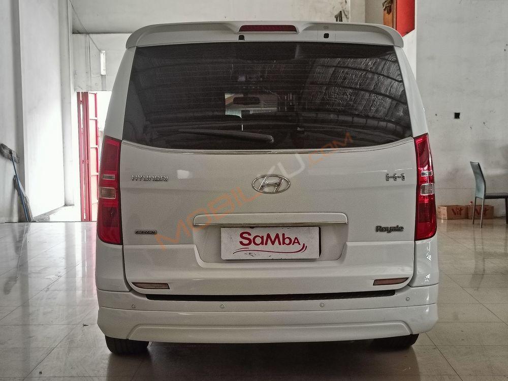 Mobil Hyundai H-1 2014