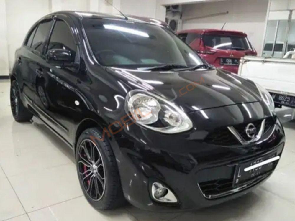 Mobil Nissan March 2012