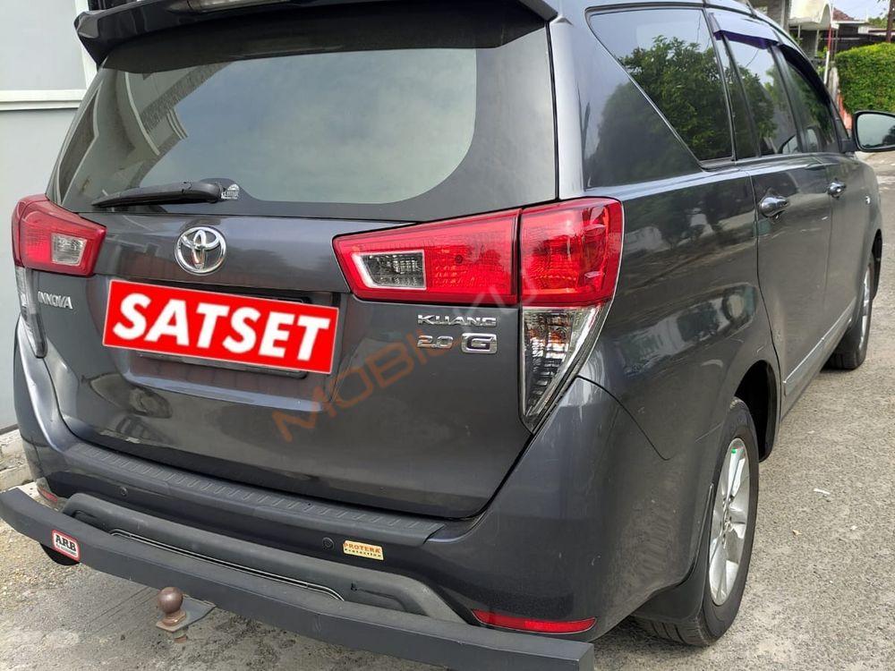Mobil Toyota Kijang Innova 2017