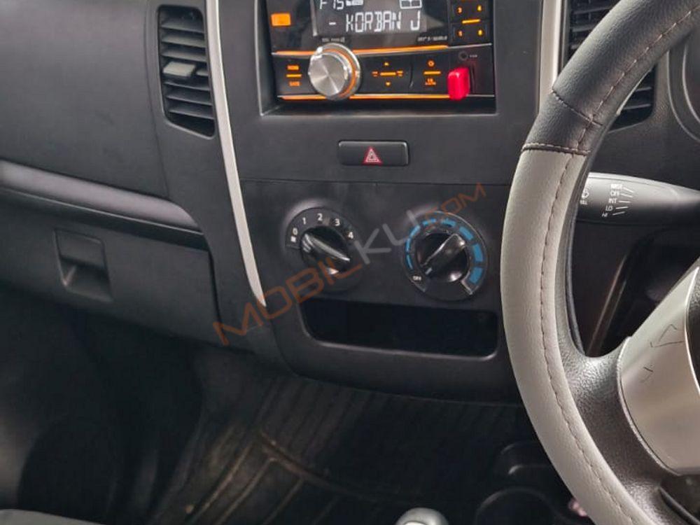 Mobil Suzuki Karimun Wagon R 2015