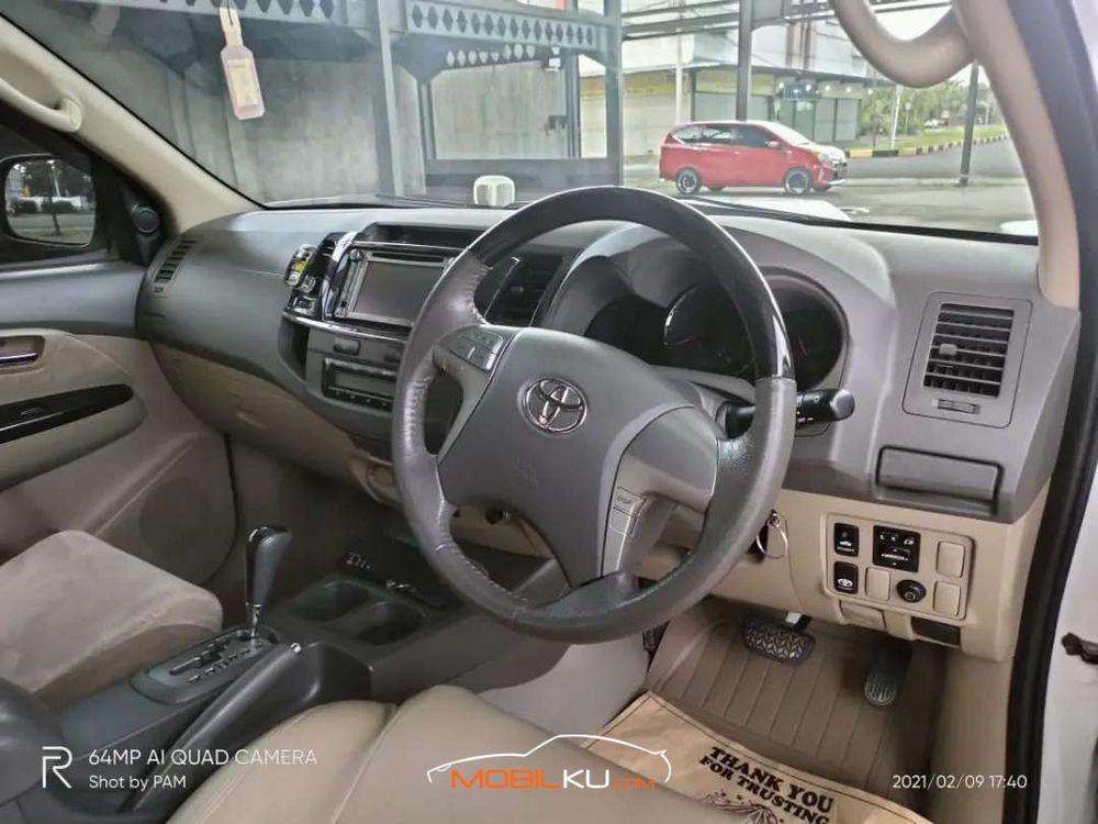 Mobil Toyota Fortuner 2012