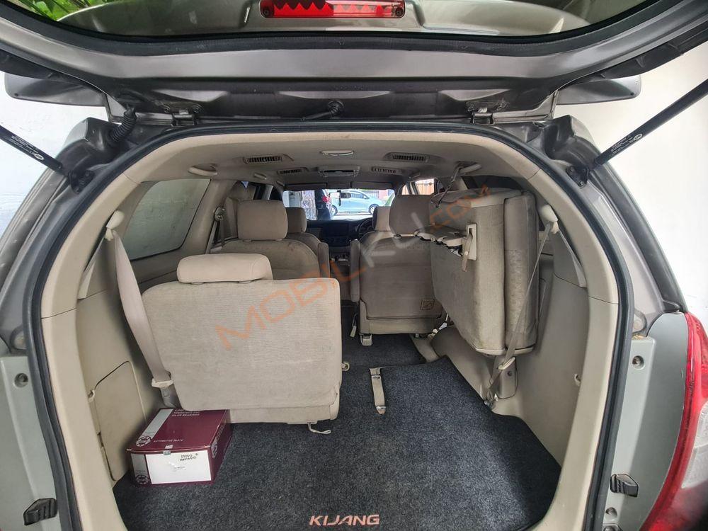 Mobil Toyota Kijang Innova 2011