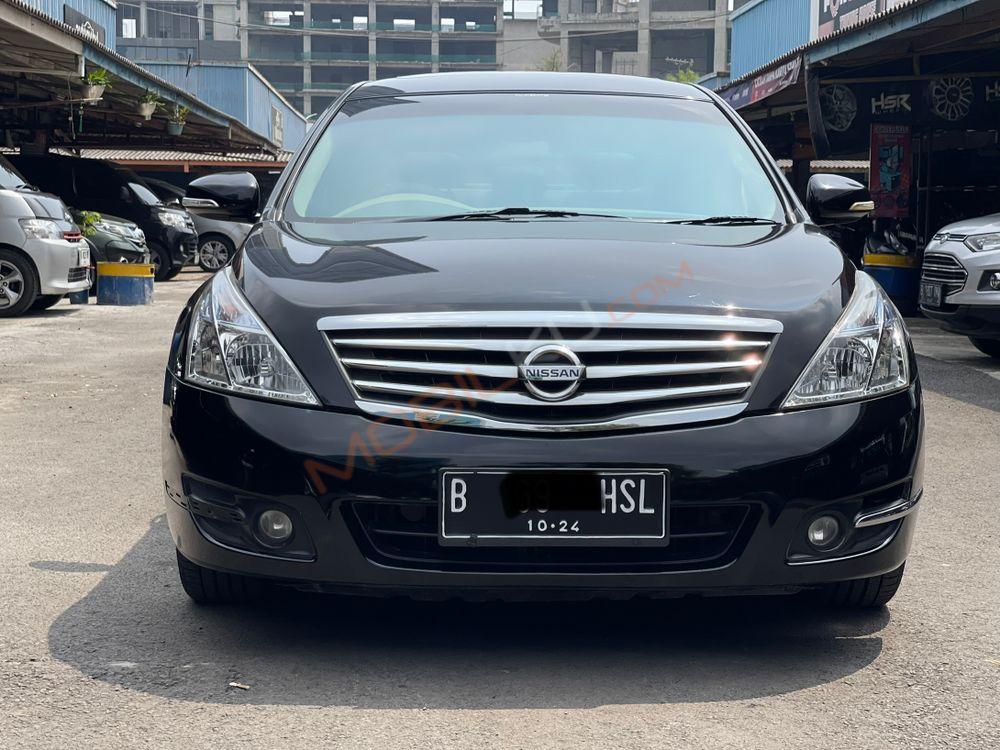 Mobil Nissan Teana 2010