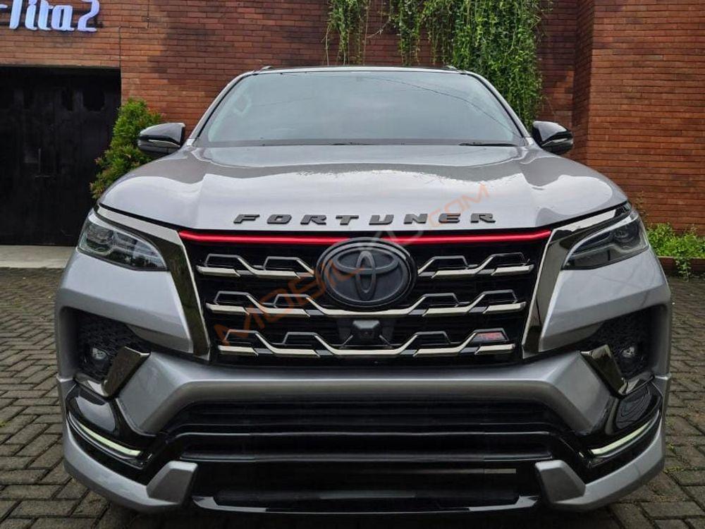 Mobil Toyota Fortuner 2021