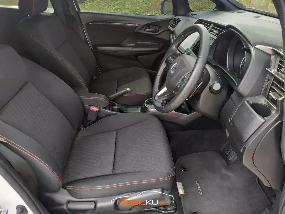 Mobil Honda Jazz 2018