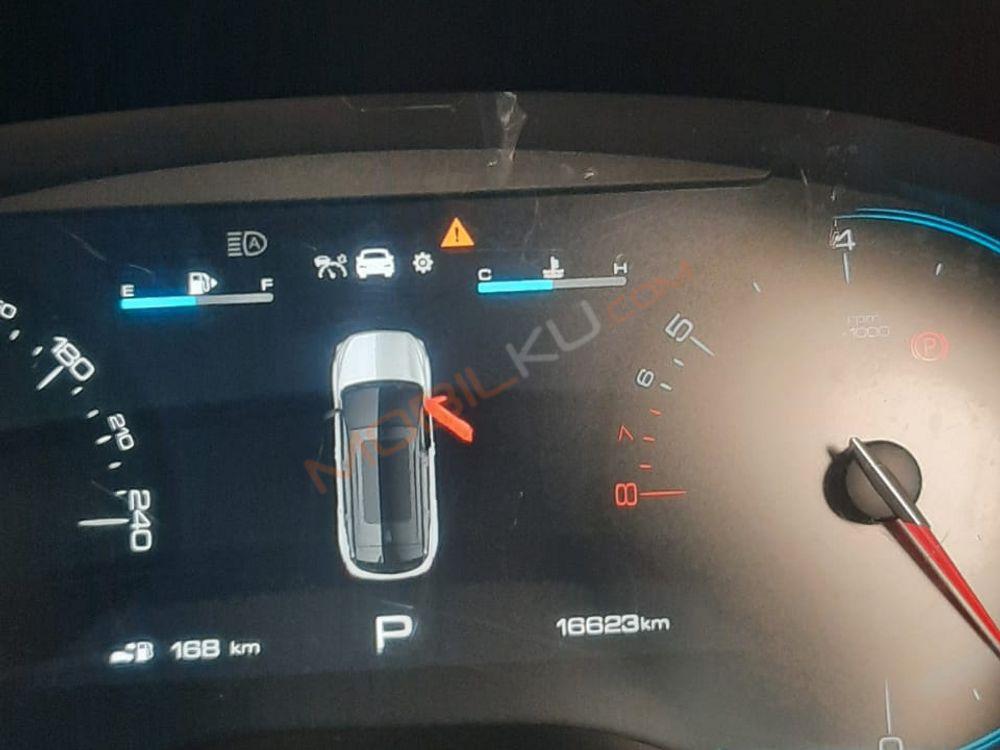 Mobil Wuling Almaz 2021