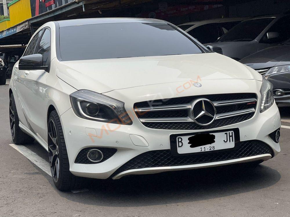 Mobil Mercedes-Benz A-Class 2013