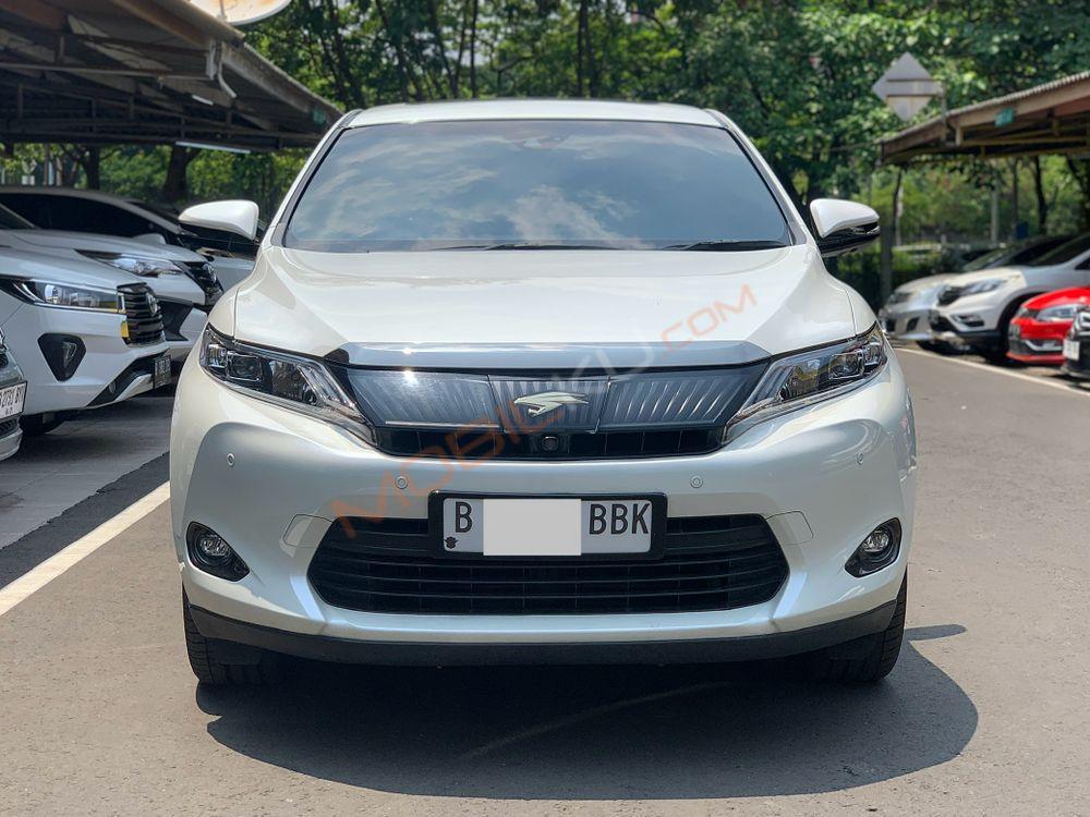 Mobil Toyota Harrier 2014