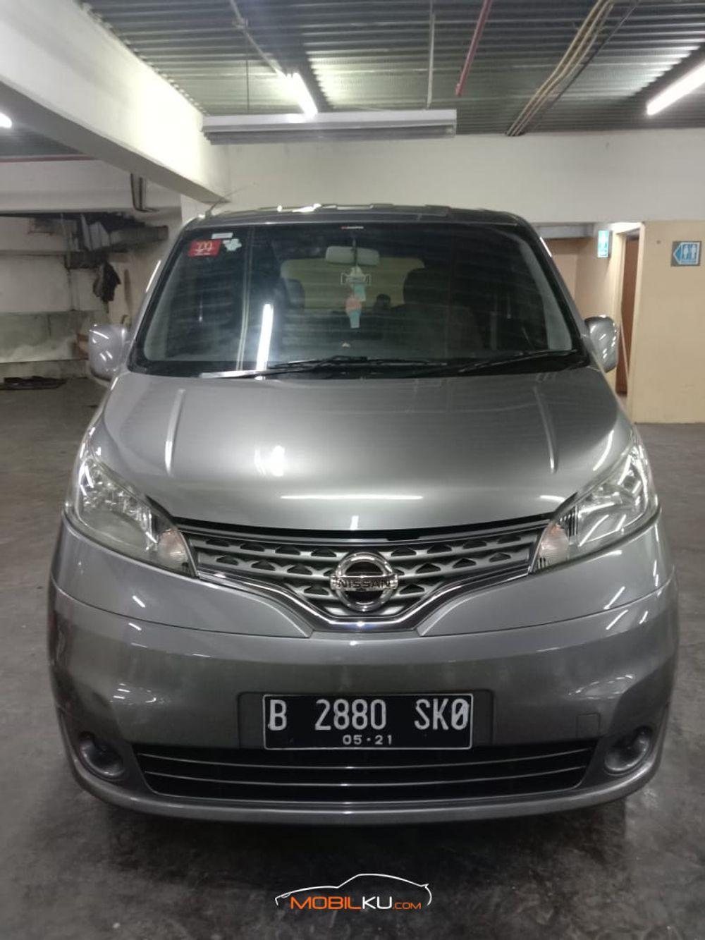 Mobil Nissan Evalia 2016