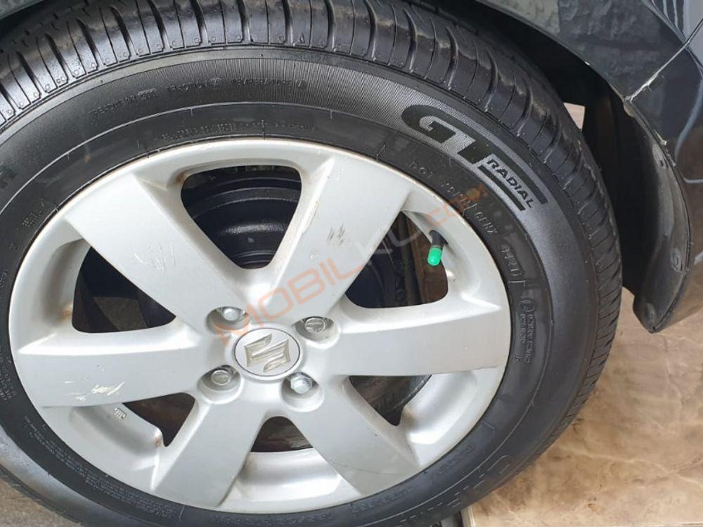 Mobil Suzuki Swift 2008