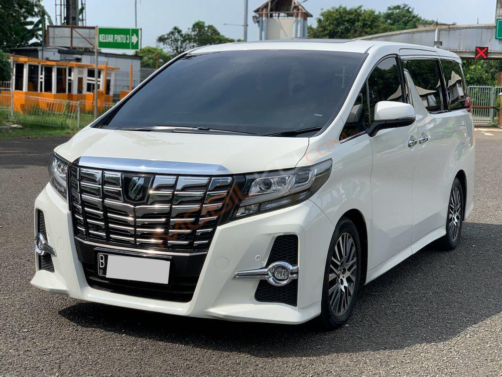 Mobil Toyota Alphard 2016